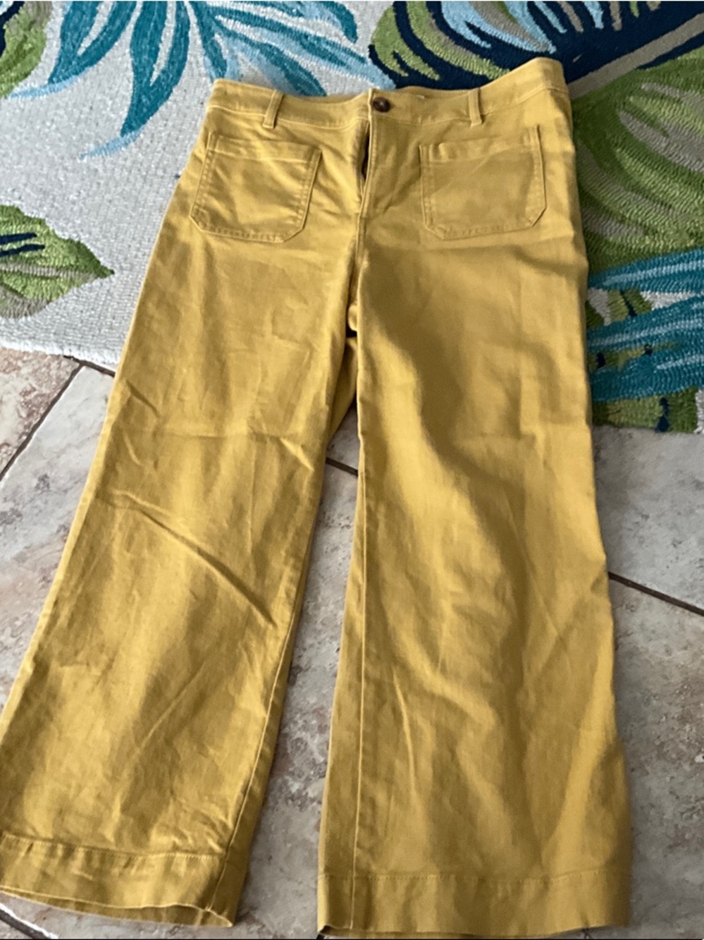 Women's Wide-Leg Jeans in Mustard Yellow